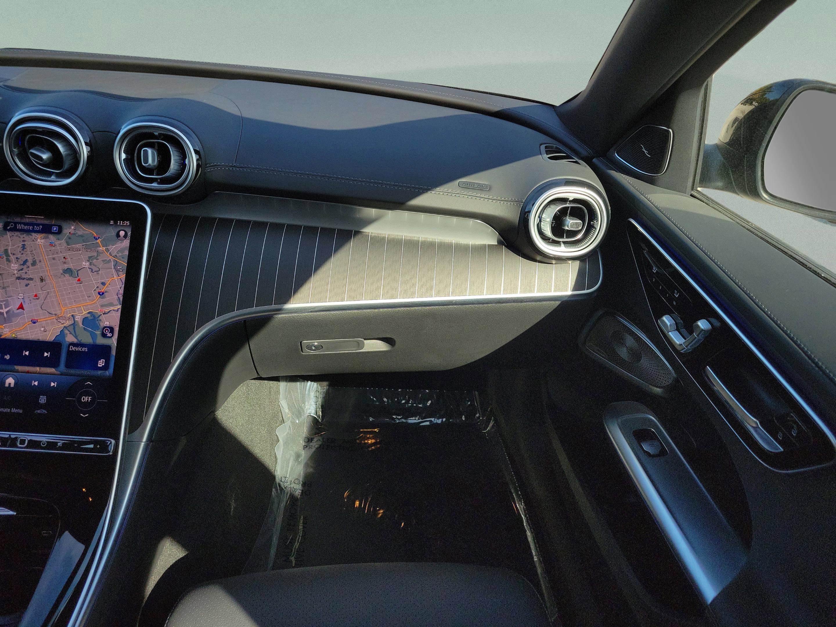 Used 2025 Mercedes-Benz C 300 Sedan image 11