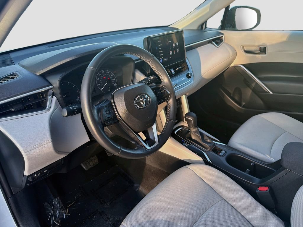 Used 2023 Toyota Corolla Cross LE w/ Moonroof Package AWD/4WD image 9