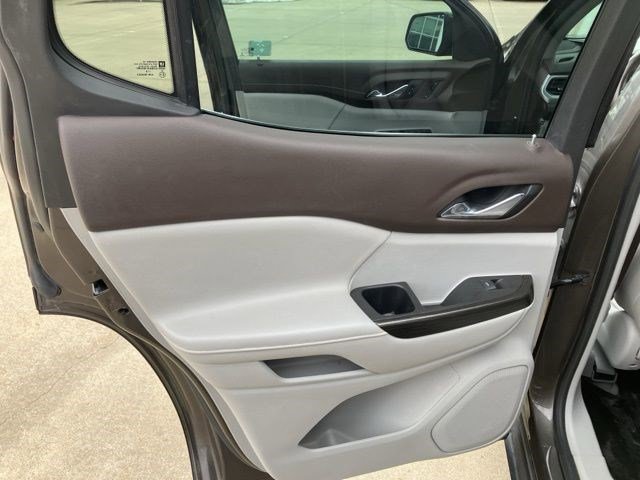 Used 2019 GMC Acadia SLT w/ LPO, Cargo Package image 15