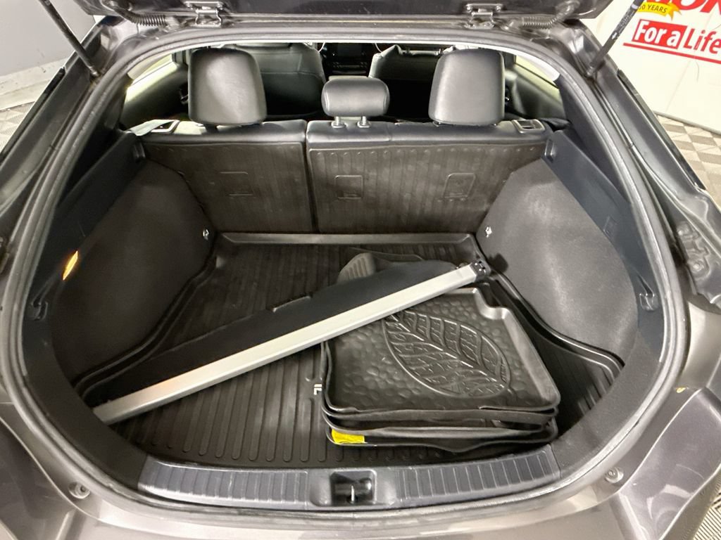 Used 2017 Toyota Prius Four Touring FWD image 28