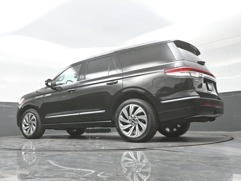 Used 2022 Lincoln Navigator Reserve AWD/4WD image 29