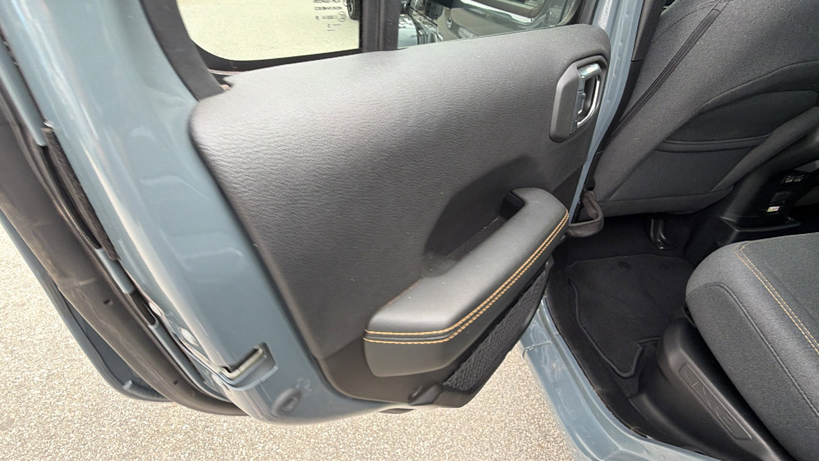 Used 2025 Jeep Wrangler Sahara w/ Safety Group image 22