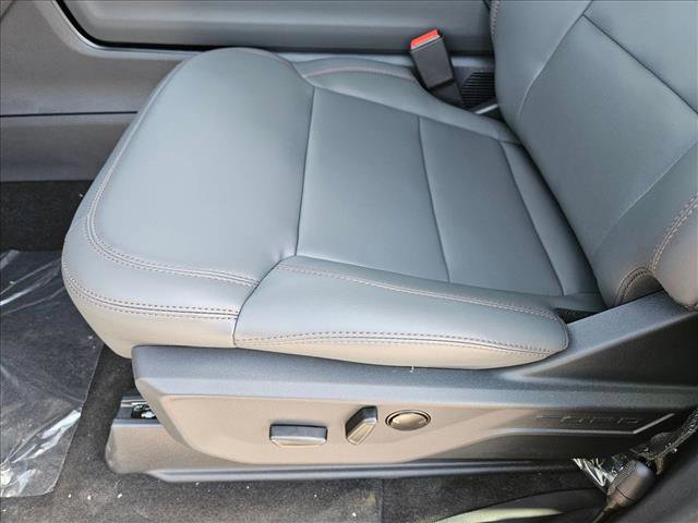 New 2025 Ford Expedition Active image 4