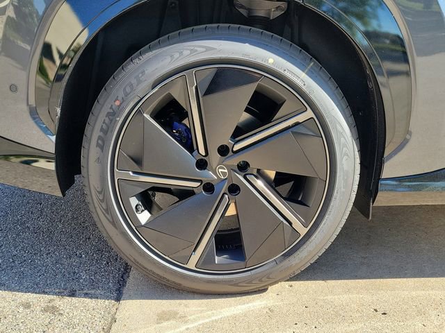 New 2026 Lexus RZ 450e AWD image 5