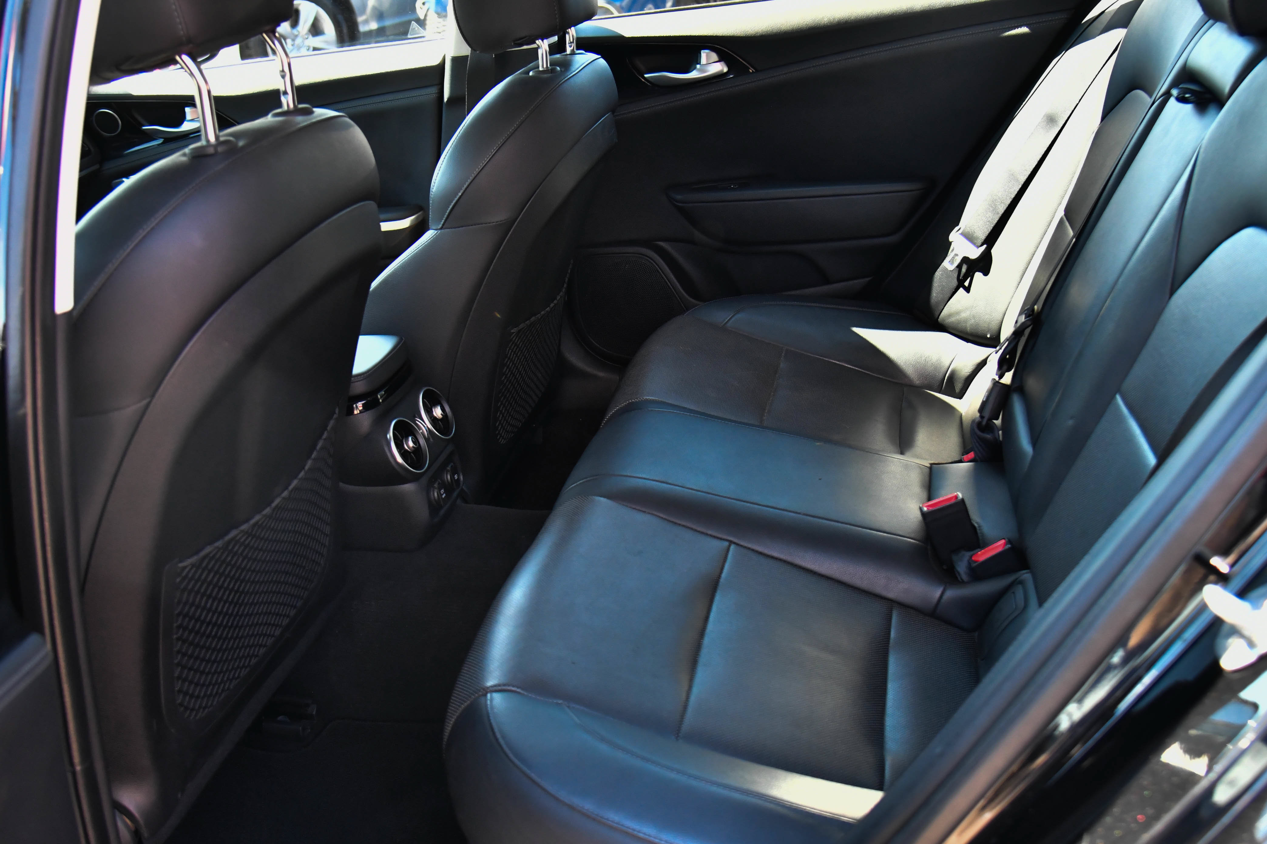 Used 2019 Kia Stinger RWD image 37