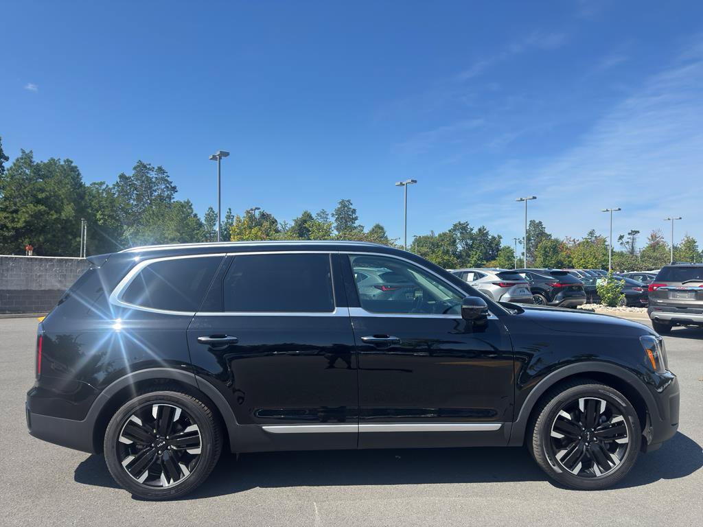 Used 2024 Kia Telluride SX w/ Towing Package FWD image 8