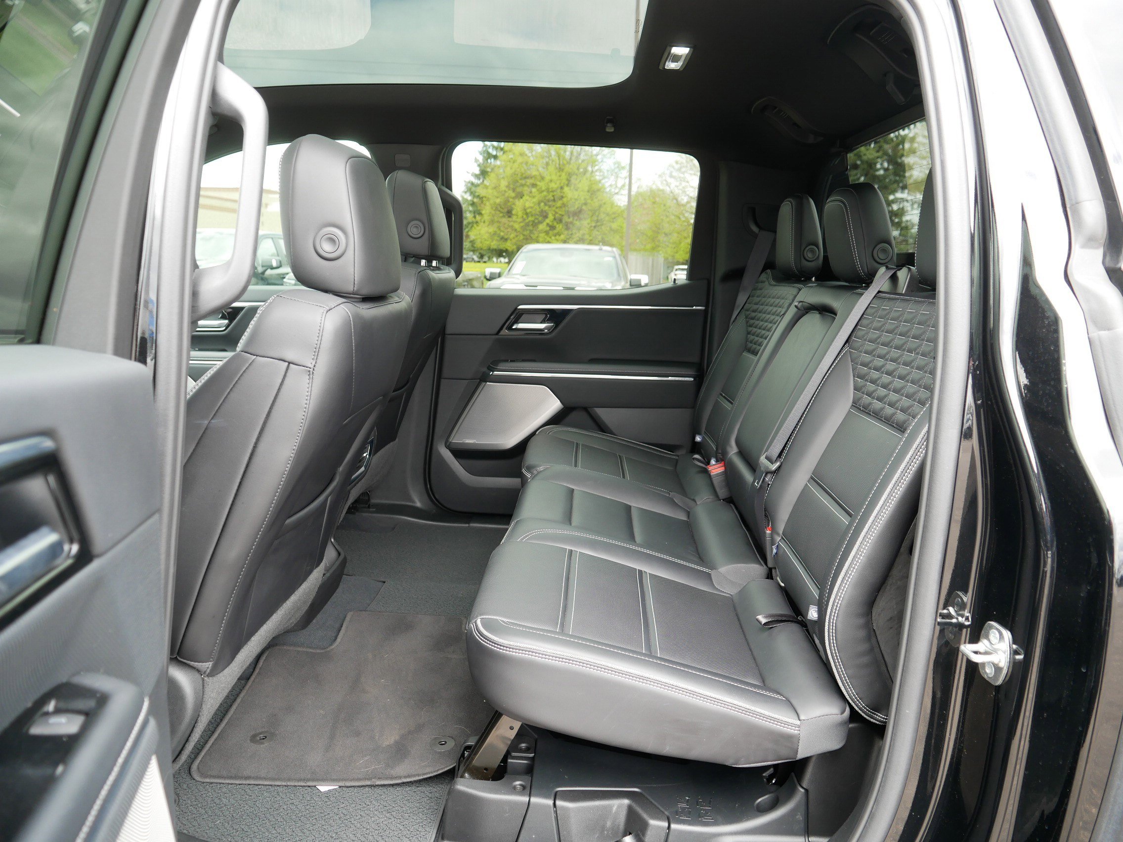 Used 2025 GMC Sierra EV Denali AWD/4WD image 35
