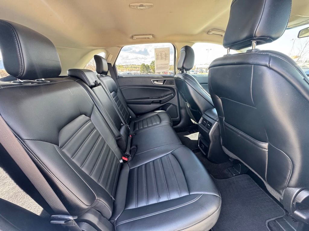 Used 2020 Ford Edge SEL AWD/4WD image 17