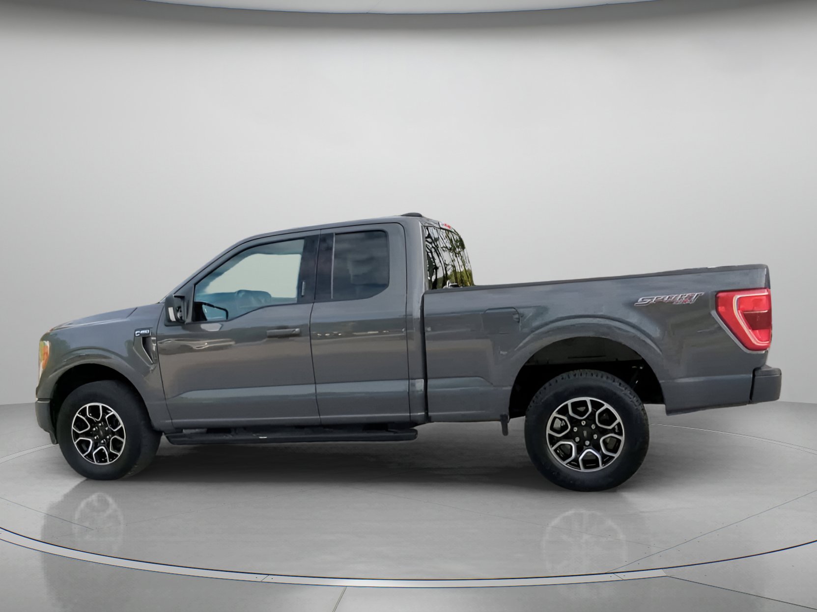 Used 2021 Ford F150 XLT w/ Equipment Group 301A Mid AWD/4WD image 17