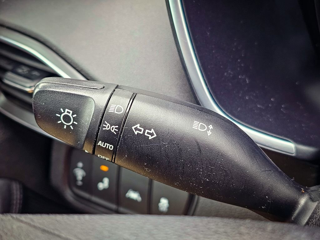 Used 2019 Hyundai Santa Fe SE image 17