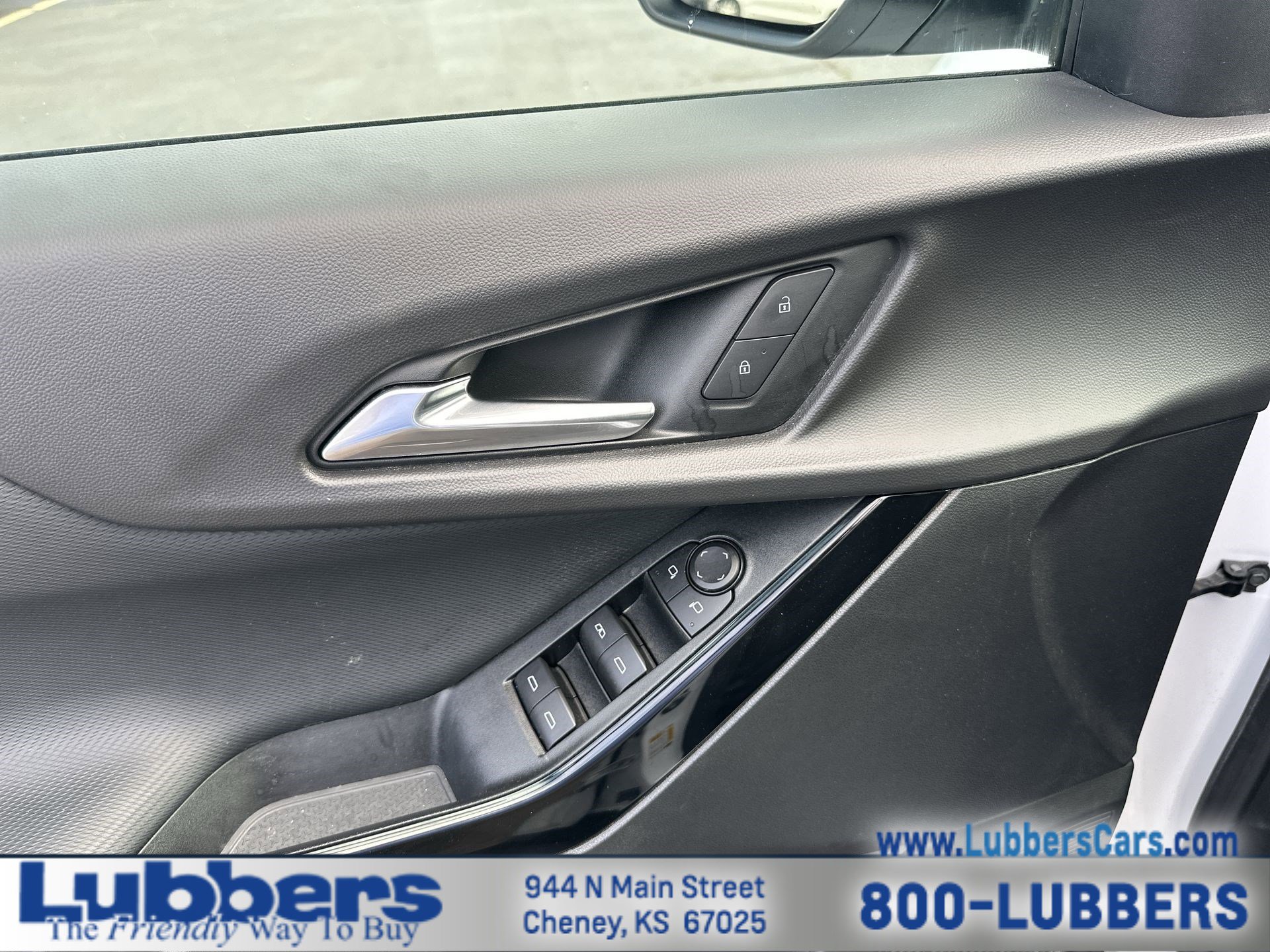 Used 2025 Chevrolet Equinox LT FWD image 12