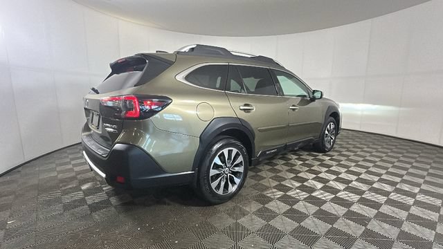 Used 2023 Subaru Outback Touring XT AWD/4WD image 3