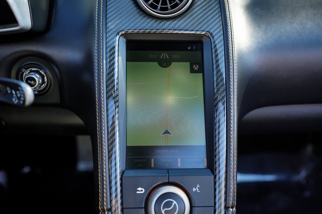 Used 2016 McLaren 650S Spider image 30