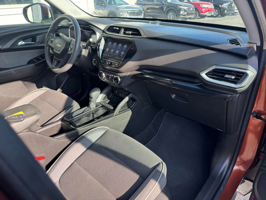 Used 2021 Chevrolet TrailBlazer LT w/ Convenience Package image 17