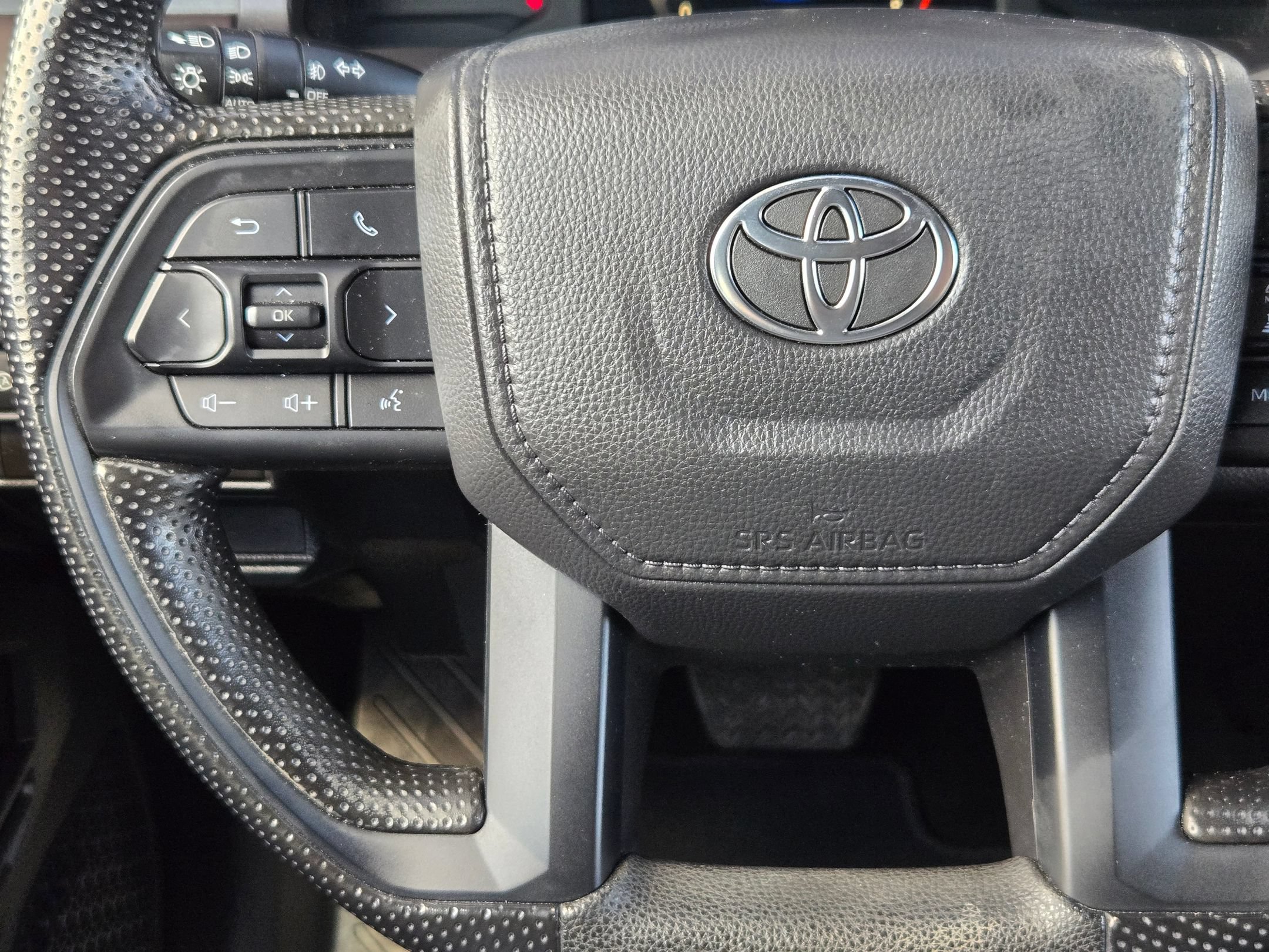 Used 2025 Toyota Tacoma SR5 AWD/4WD image 21
