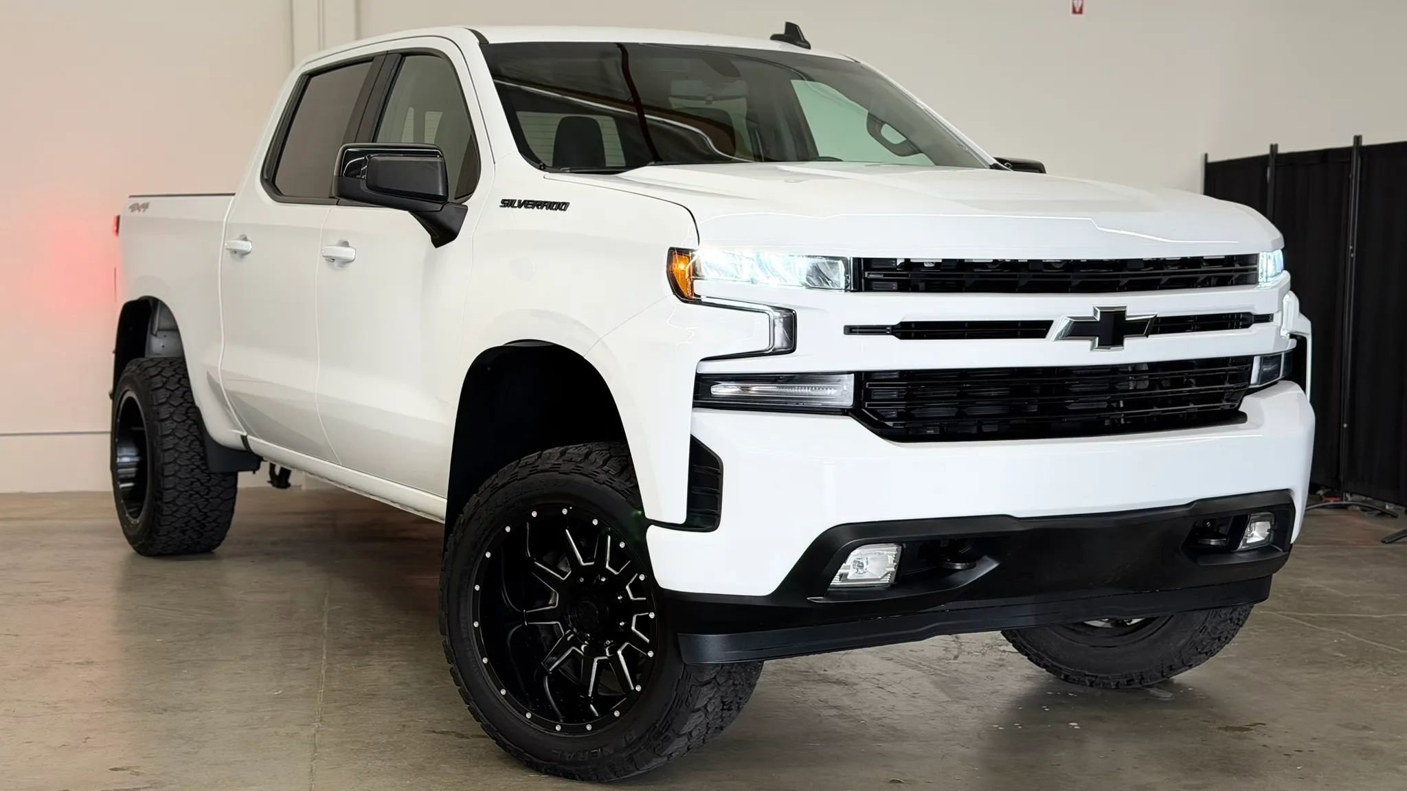 Used 2019 Chevrolet Silverado 1500 RST w/ True North Edition AWD/4WD image 1