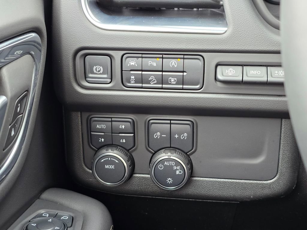 Used 2024 Chevrolet Tahoe Premier image 32