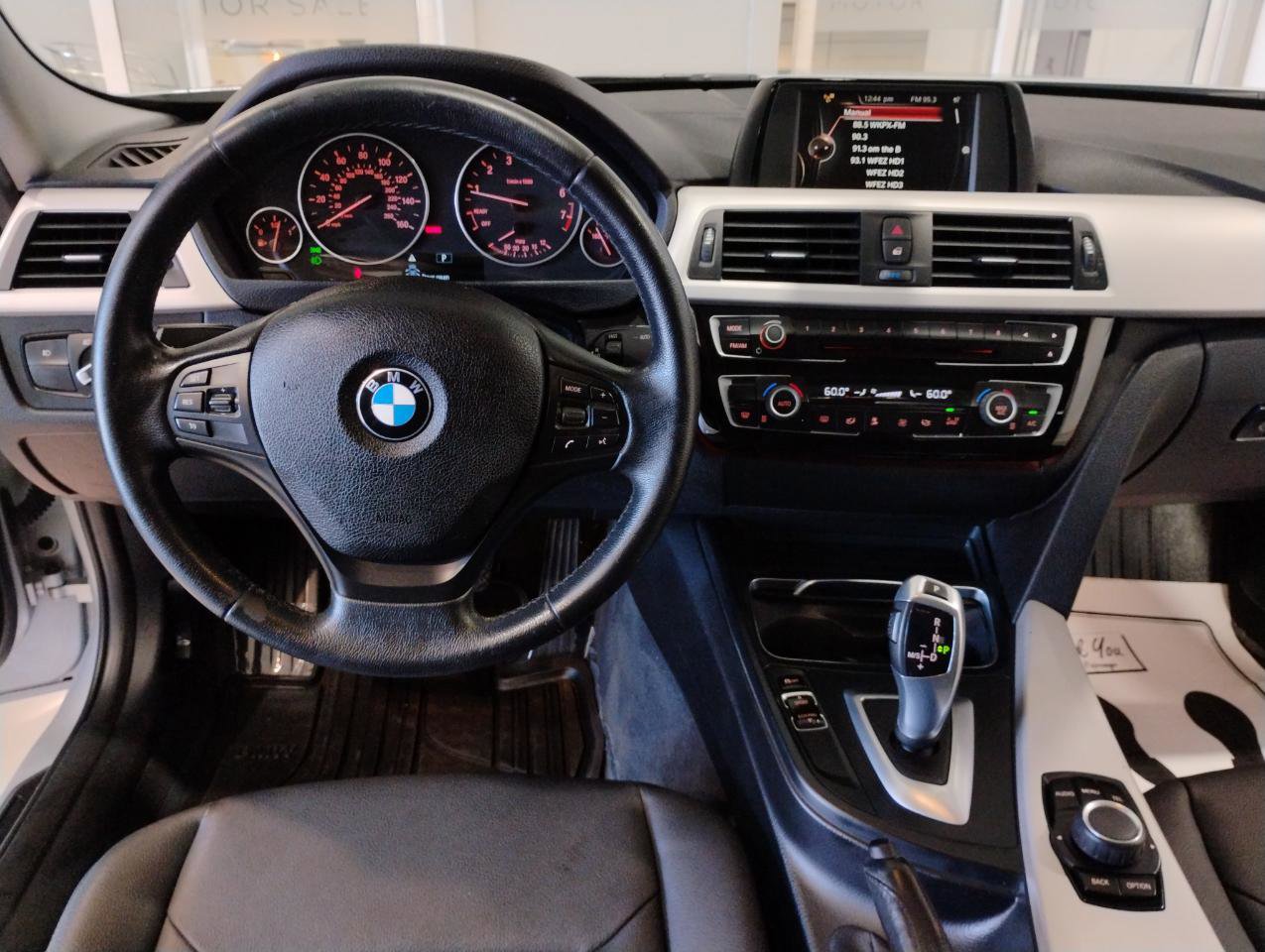 Used 2017 BMW 320i Sedan image 44