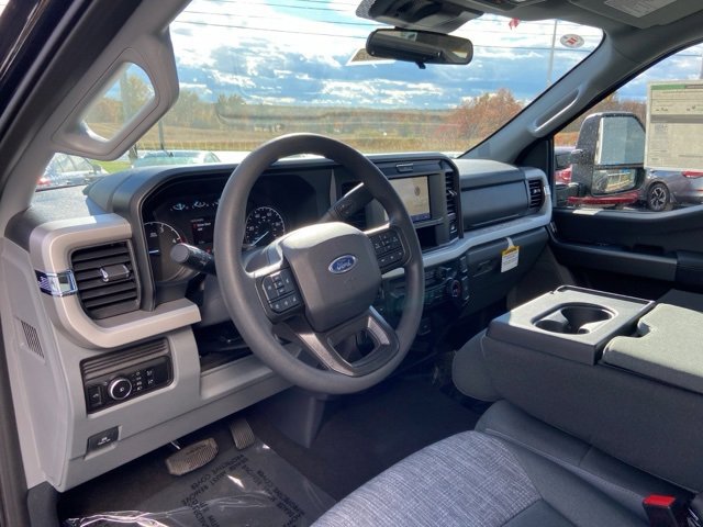 New 2026 Ford F350 4x4 Regular Cab DRW Super Duty image 28