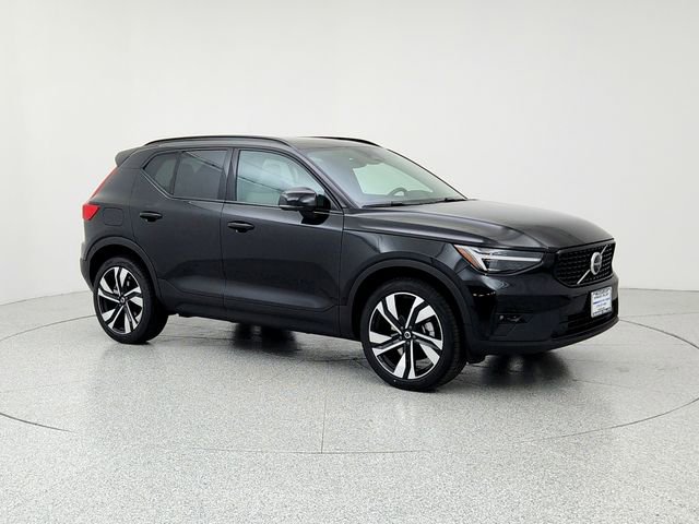 New 2026 Volvo XC40 B5 Ultra w/ Climate Package image 3