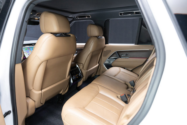 Used 2023 Land Rover Range Rover SE image 54