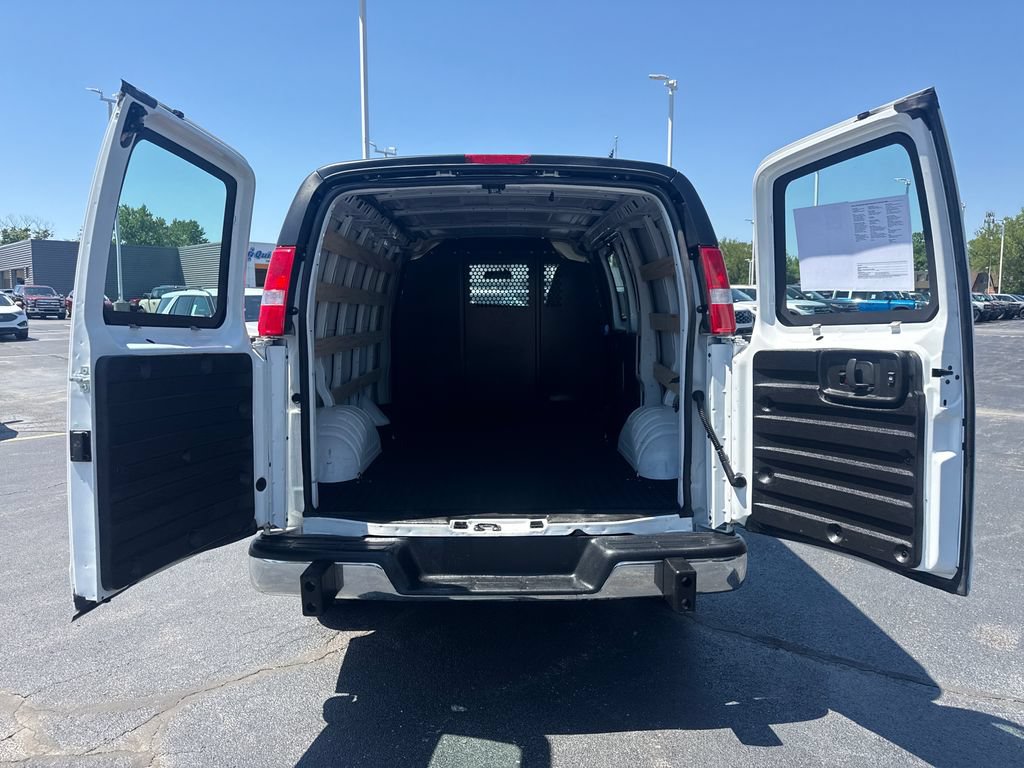 Used 2025 Chevrolet Express 2500 w/ Driver Convenience Package RWD image 12