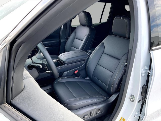 New 2027 Chevrolet Traverse LT w/ Sun and Wheel Package AWD/4WD image 10