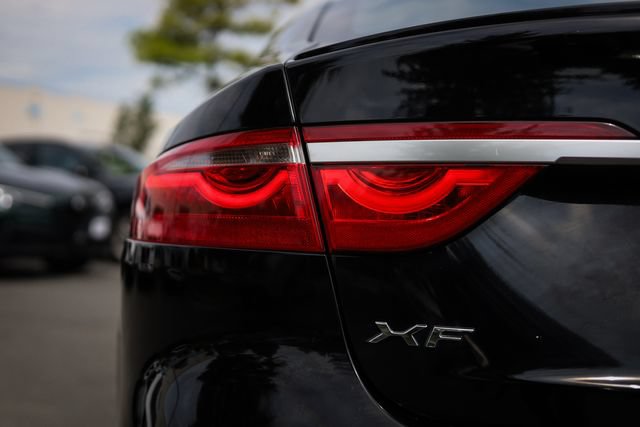 Used 2018 Jaguar XF S AWD/4WD image 12