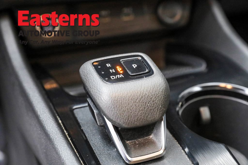 Used 2022 Nissan Rogue S image 13