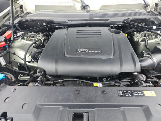 Used 2023 Land Rover Defender 90 S AWD/4WD image 15