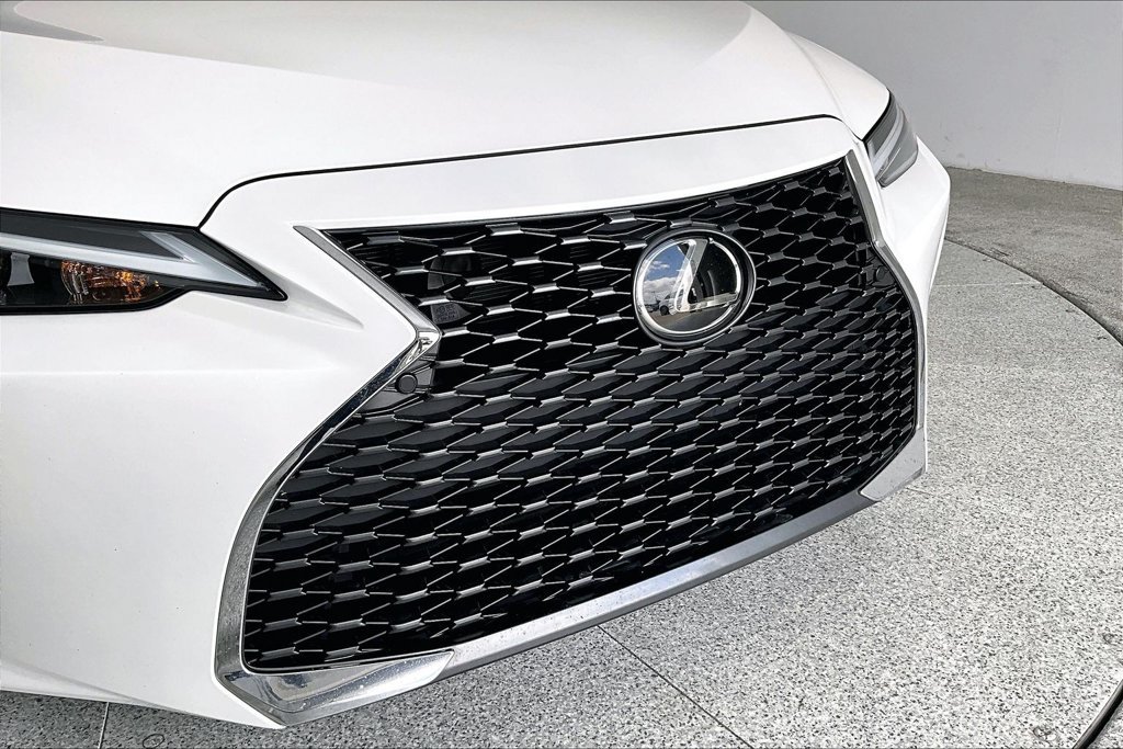 Used 2024 Lexus IS 300 w/ Comfort Package RWD image 34