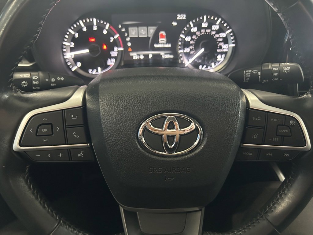 Used 2023 Toyota Highlander LE image 20