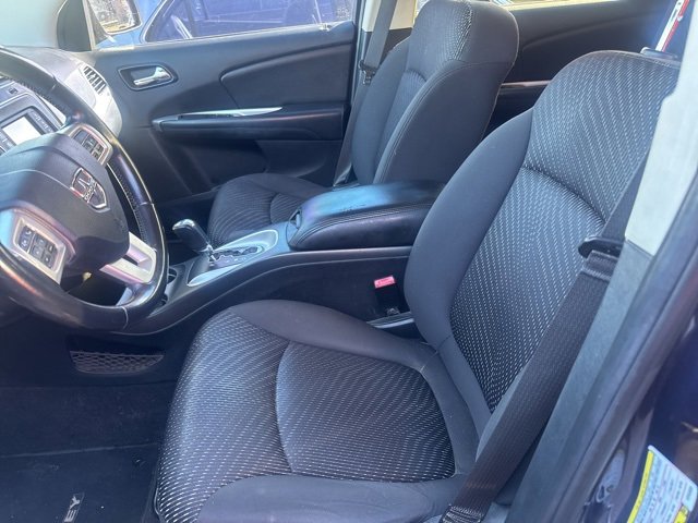 Used 2017 Dodge Journey SE w/ Flexible Seating Group image 9