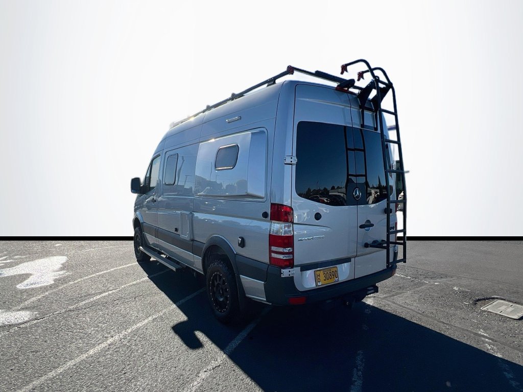 Used 2018 Mercedes-Benz Sprinter 2500 image 8