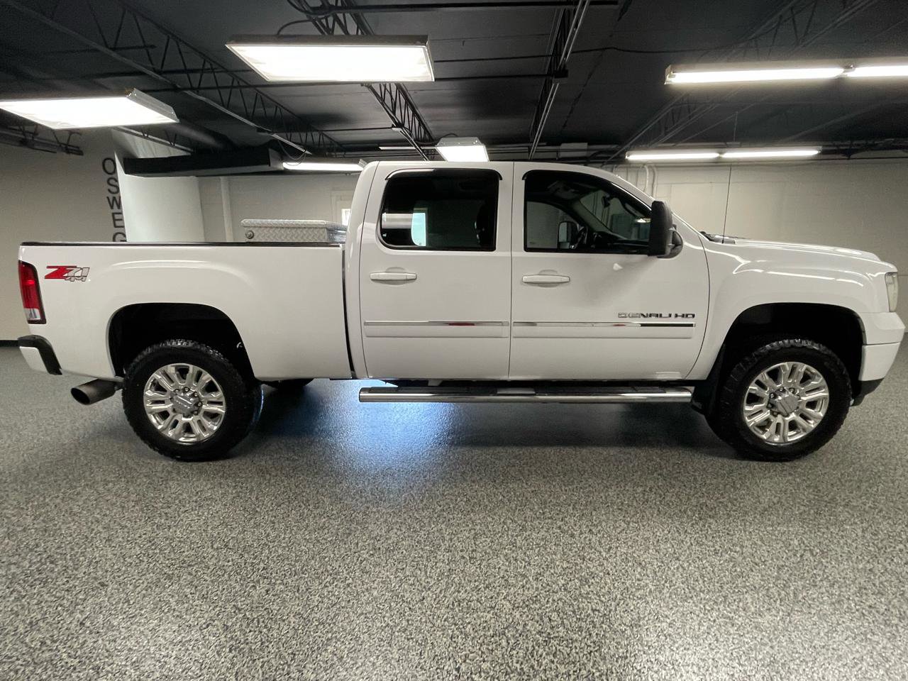 Used 2013 GMC Sierra 2500 Denali w/ Suspension Package, Off-Road image 5