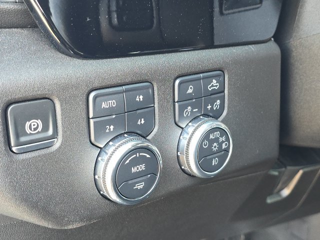Used 2025 GMC Sierra 2500 SLT w/ SLT Premium Package AWD/4WD image 29