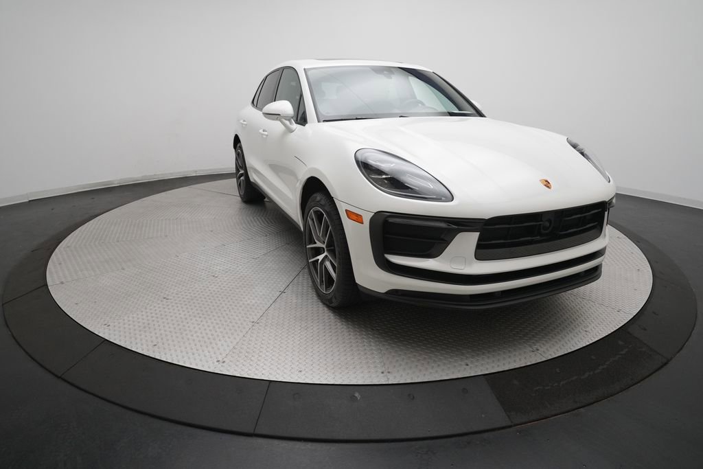 Certified 2023 Porsche Macan image 10