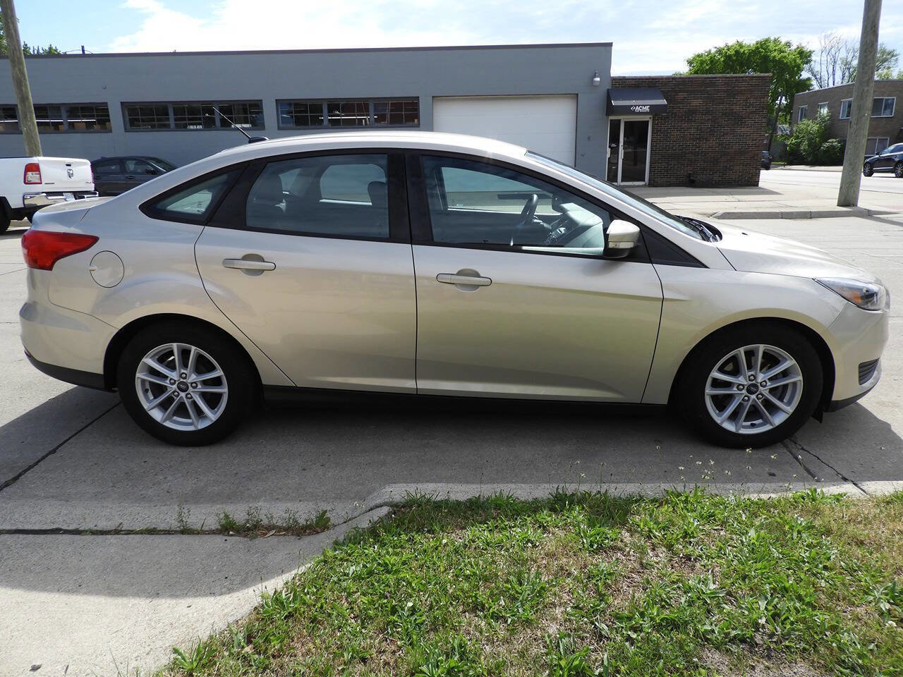 Used 2017 Ford Focus SE FWD image 10