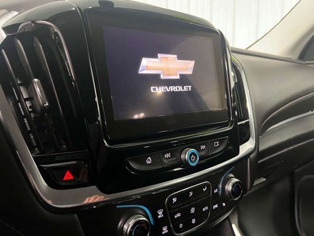 Used 2020 Chevrolet Traverse LT image 9