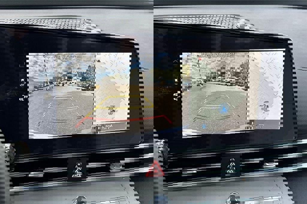 Used 2025 Hyundai Elantra Limited image 17