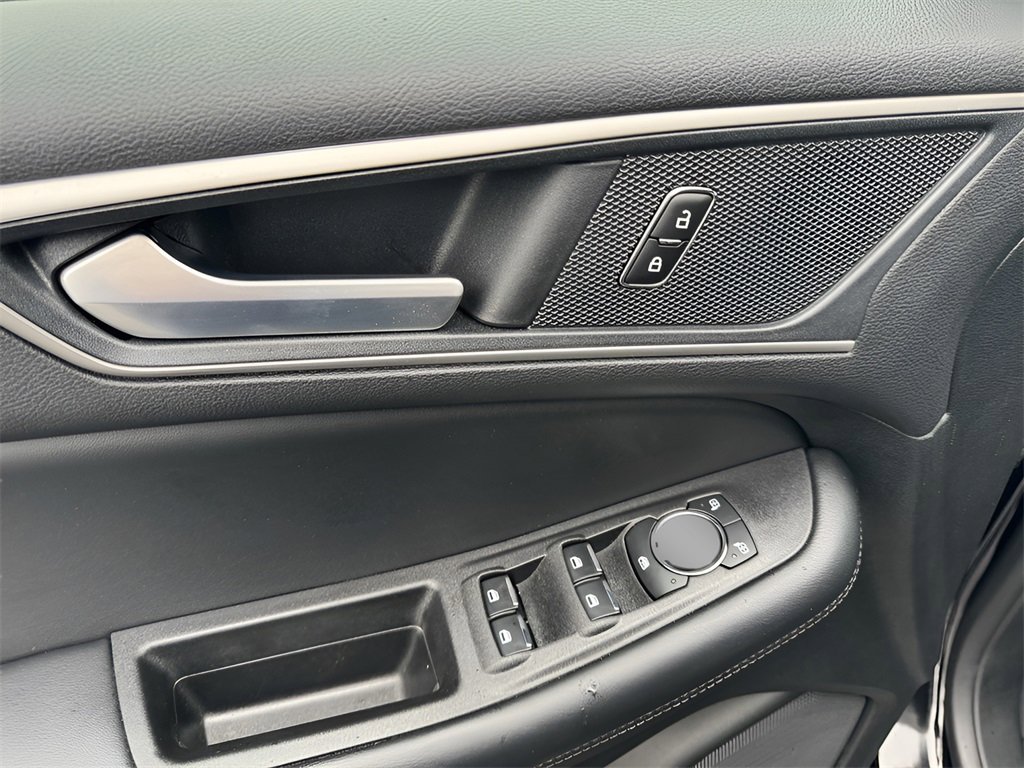 Used 2023 Ford Edge SEL image 23