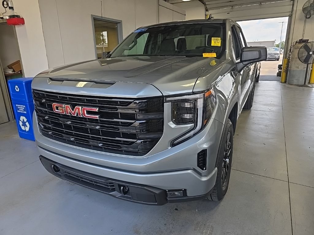 Used 2023 GMC Sierra 1500 Elevation AWD/4WD image 2