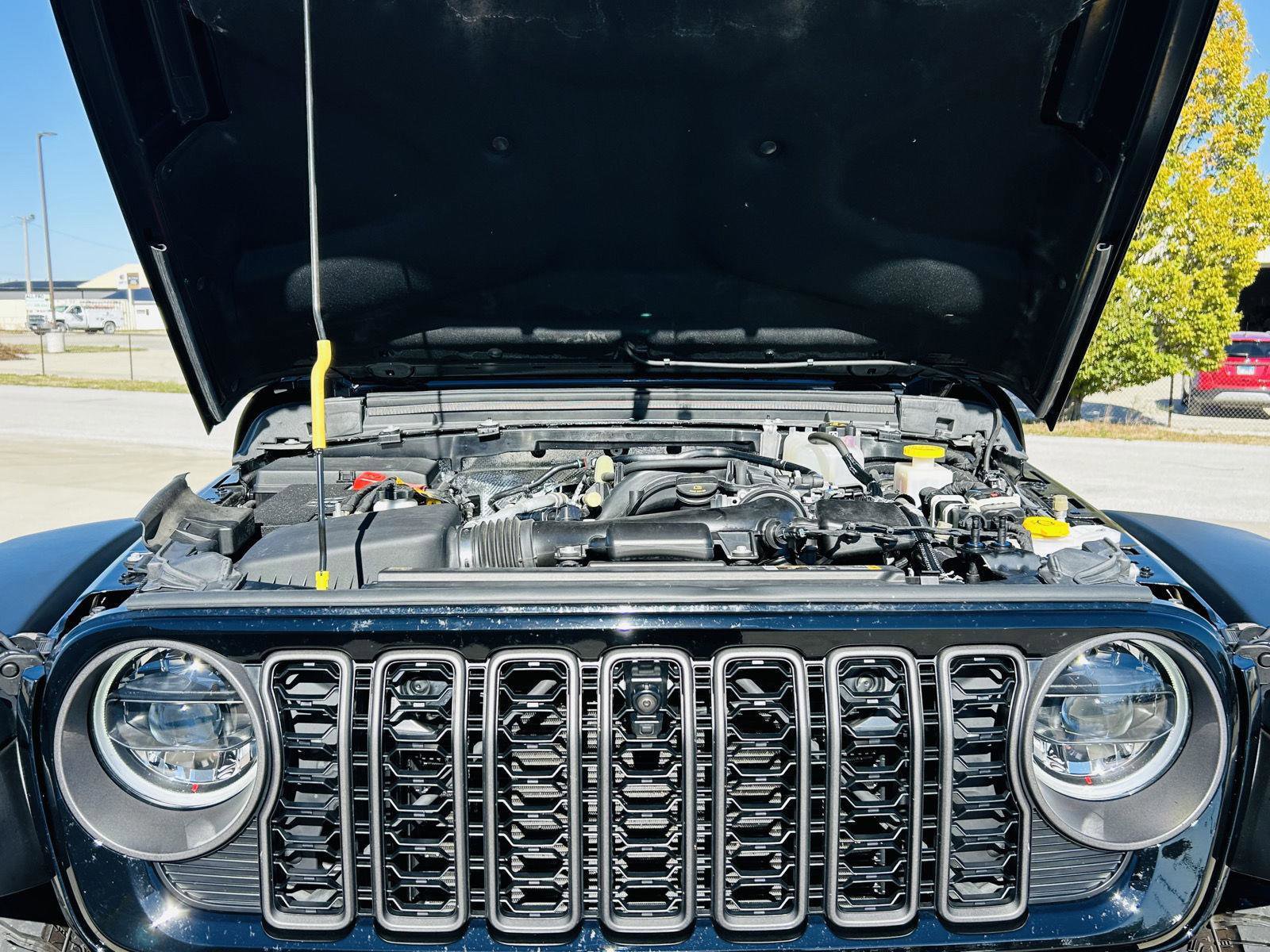 Used 2024 Jeep Gladiator Mojave w/ Technology Group image 41