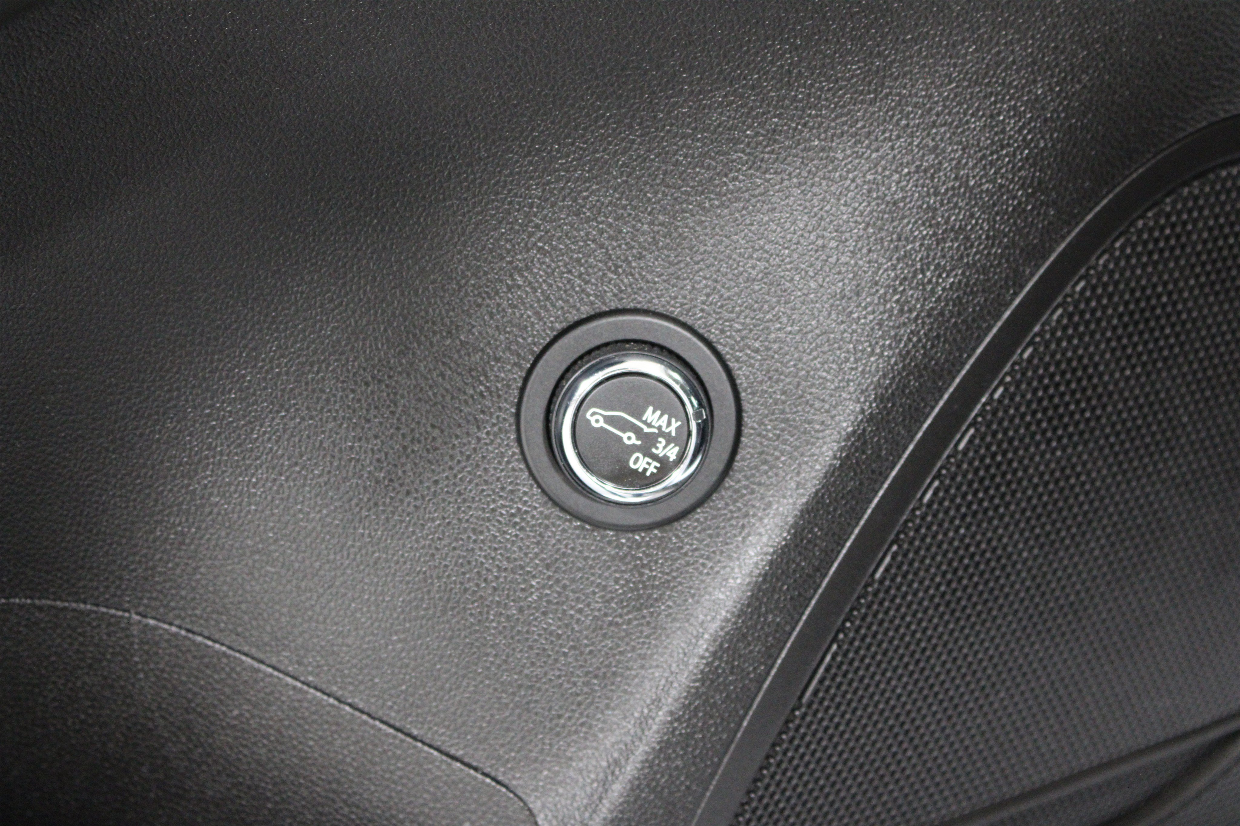 Used 2023 Buick Envision Essence AWD/4WD image 9