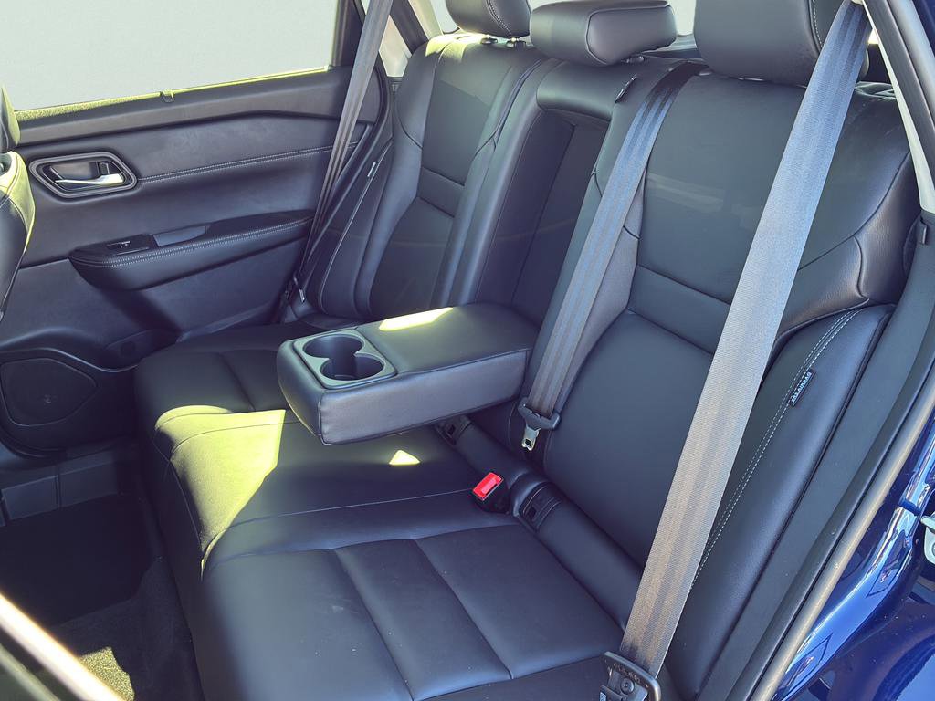 Used 2025 Nissan Rogue SL w/ Tech Package image 30