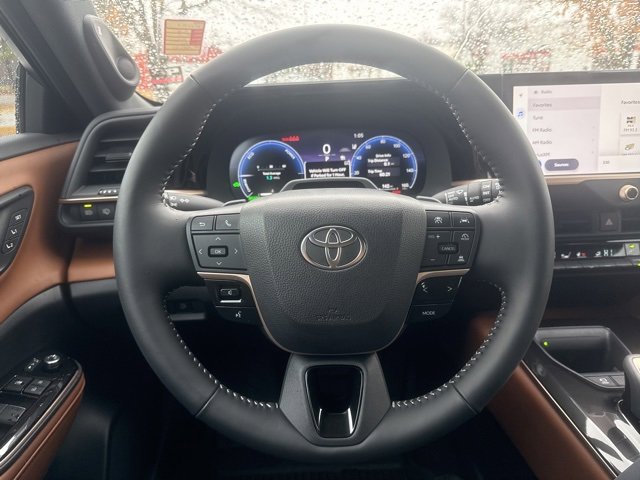 Used 2025 Toyota Crown Signia image 27