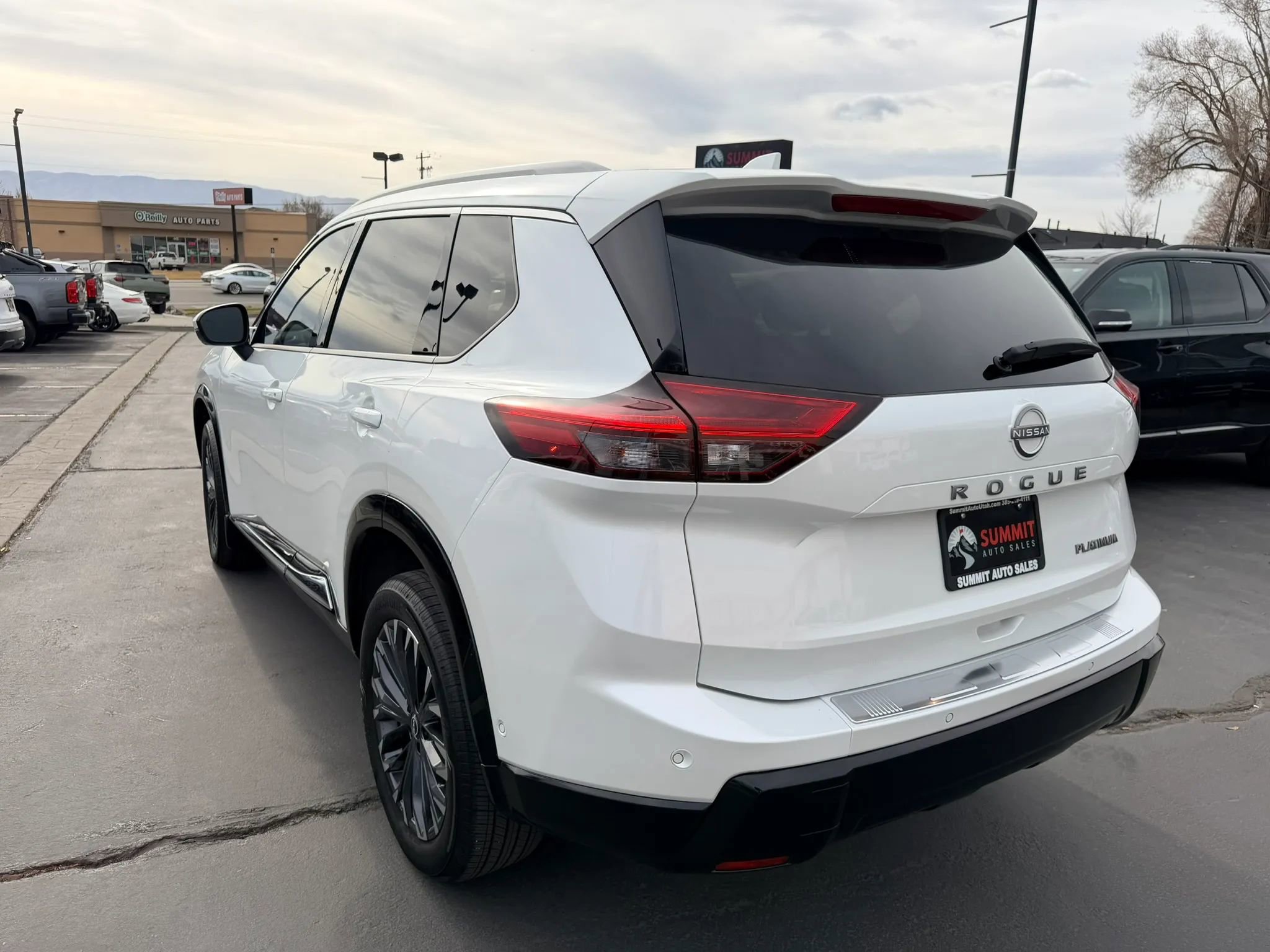 Used 2024 Nissan Rogue Platinum w/ Platinum Premium Package image 6