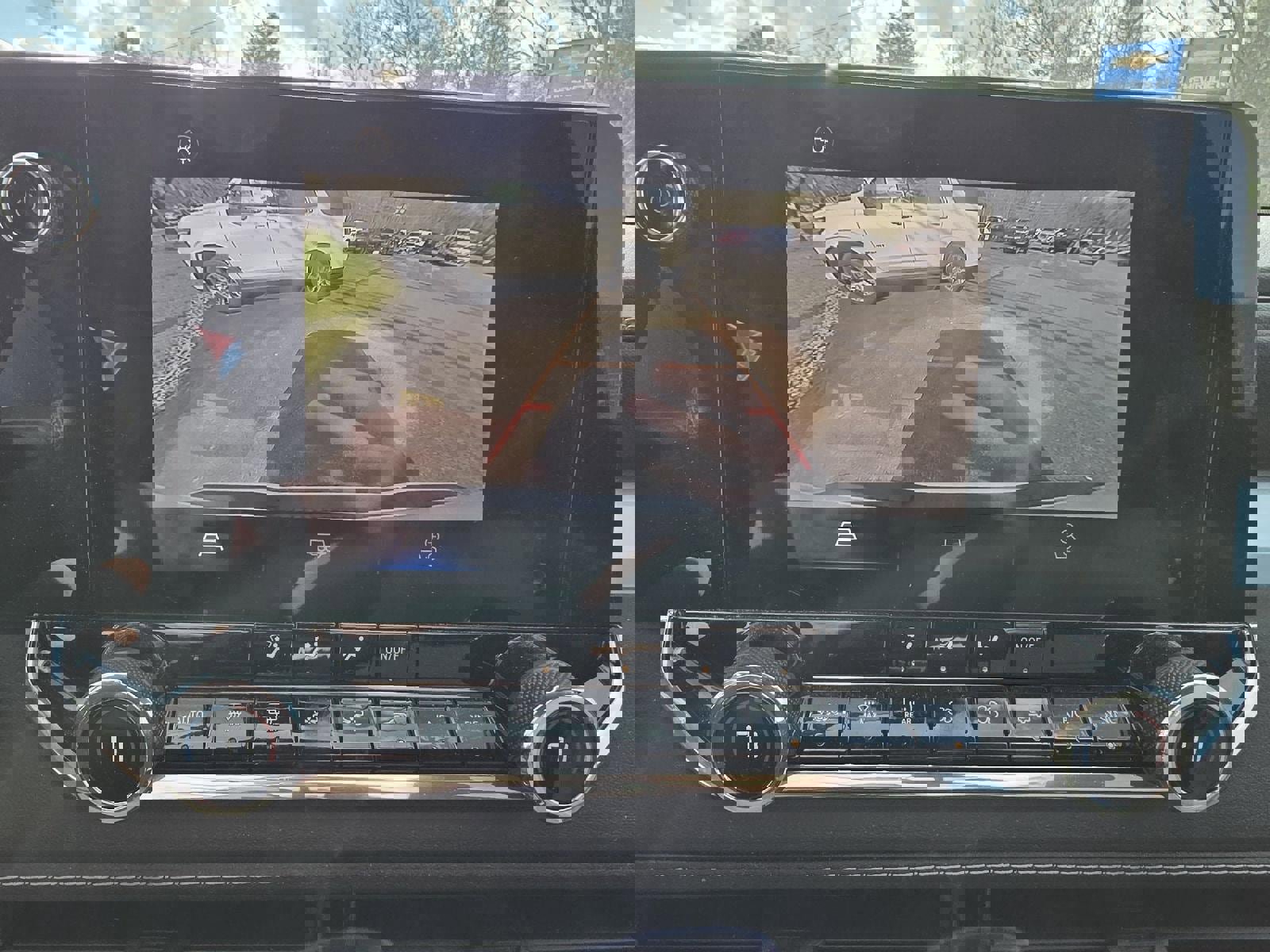 Used 2024 Chevrolet Colorado LT w/ LT Convenience Package AWD/4WD image 10