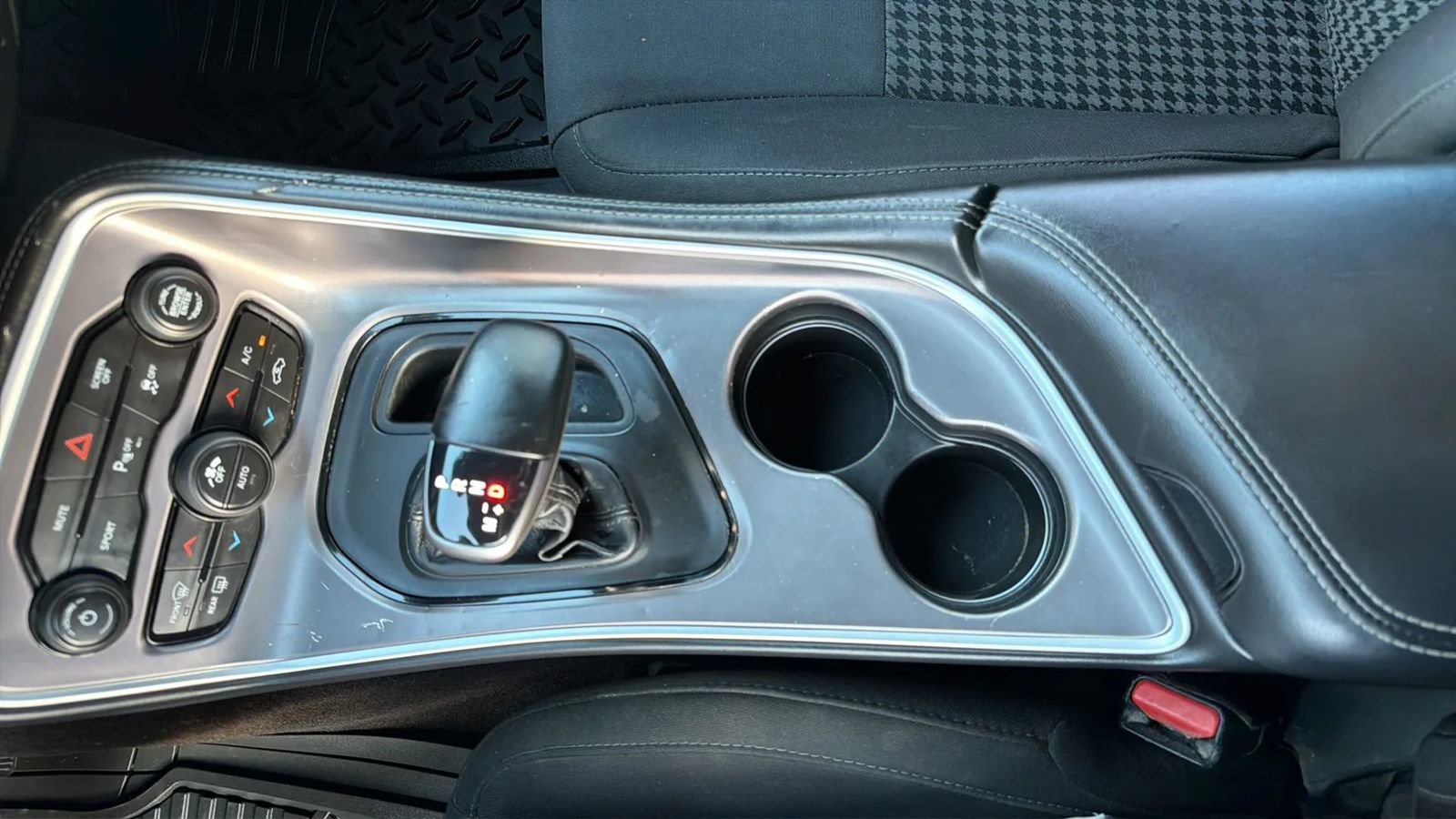 Used 2019 Dodge Challenger R/T RWD image 26