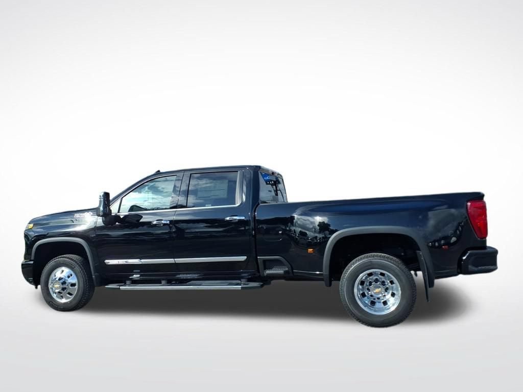 New 2026 Chevrolet Silverado 3500 High Country w/ Technology Package AWD/4WD image 7